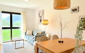 Apartament de disseny rústic amb vistes by RURAL D'ÀNEU